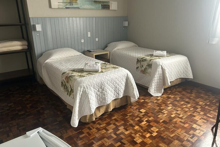 Room 12 of 27