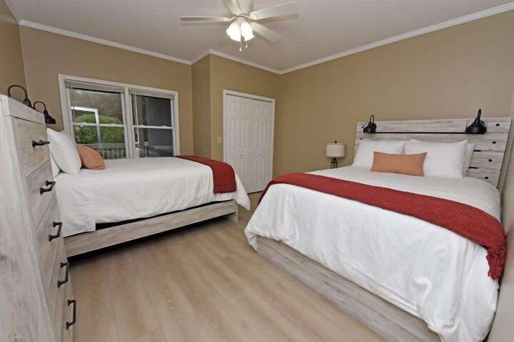 Room 16 of 120