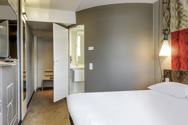 Room 13 of 53