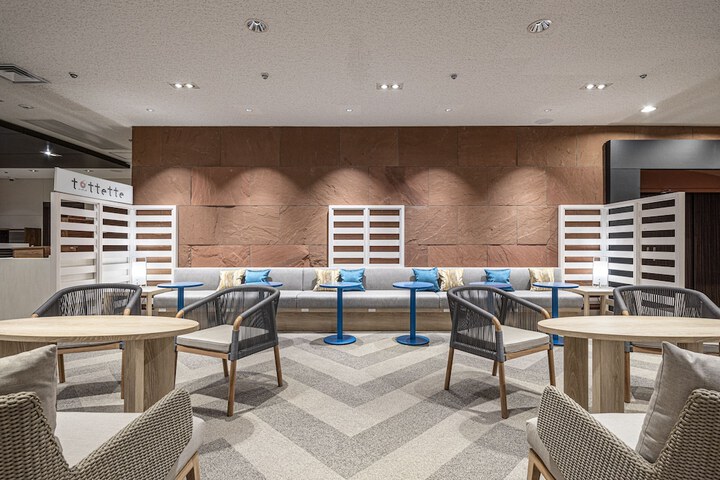 Entrance & Lobby