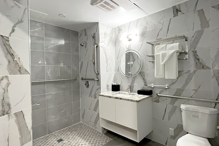 Room 18 of 26