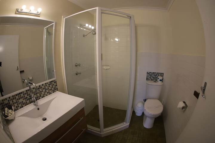 Room 122 of 199