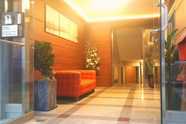 Hotel 2 of 77