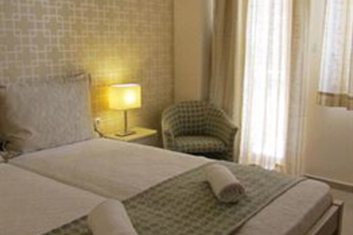 Room 3 of 10