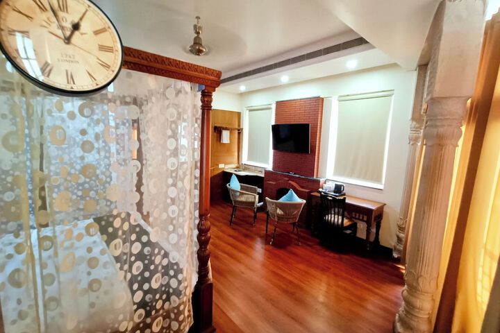 Room 28 of 71