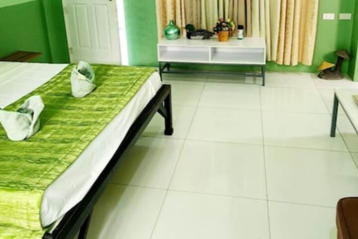 Room 9 of 87