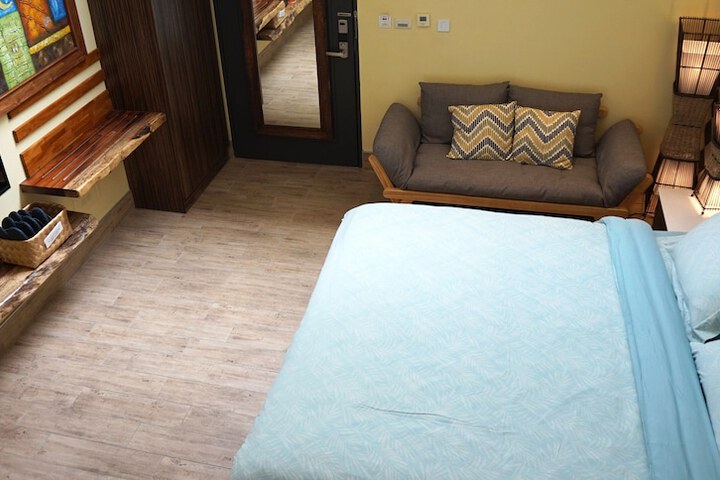 Room 38 of 185
