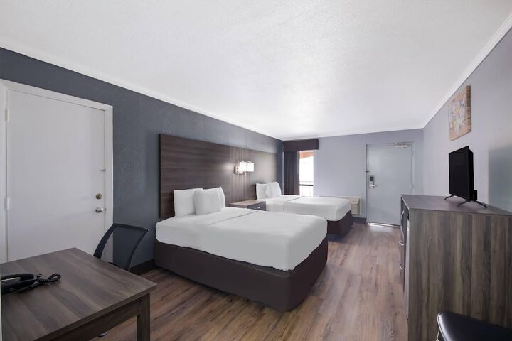 Room 19 of 34
