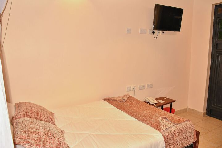 Room 15 of 16
