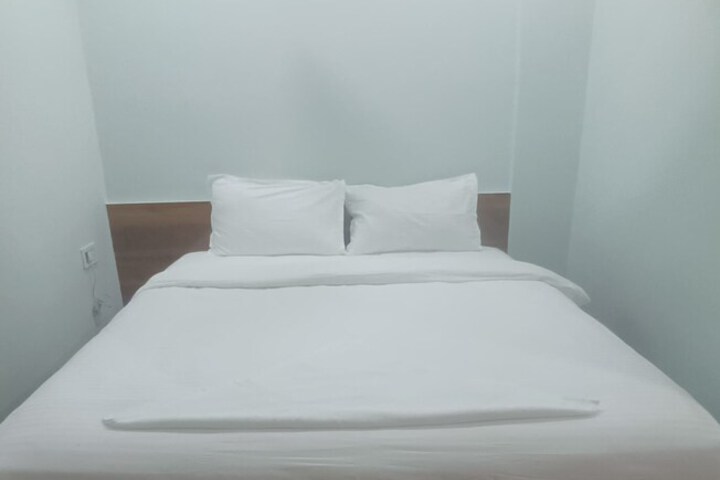 Room 5 of 6