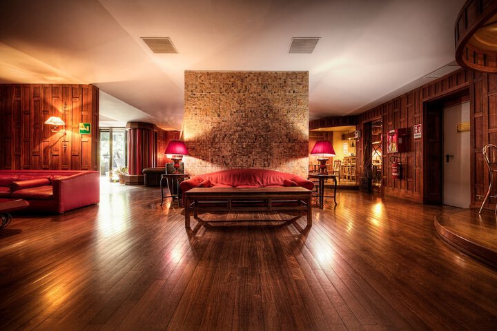 Guest Lobby