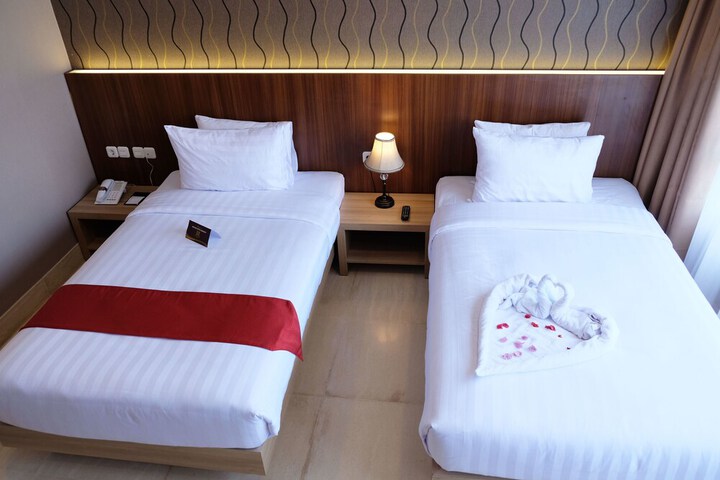 Room 8 of 30