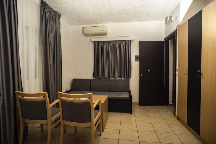 Room 16 of 63