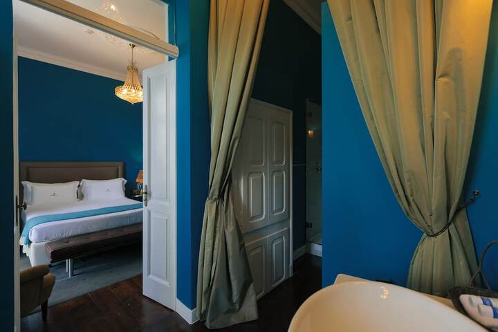Room 38 of 274