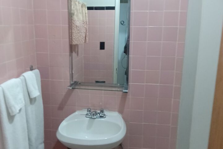 Room 22 of 28
