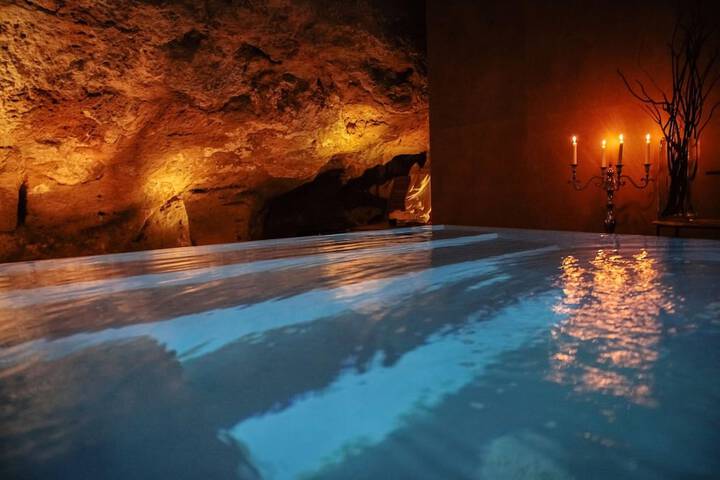 Hotel Pool