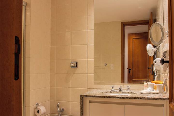 Room 33 of 45