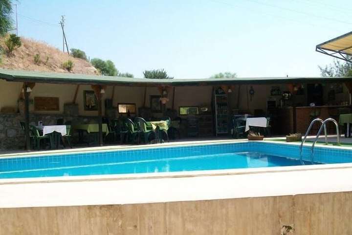 Pool 19 of 21