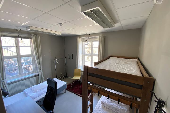 Room 11 of 18