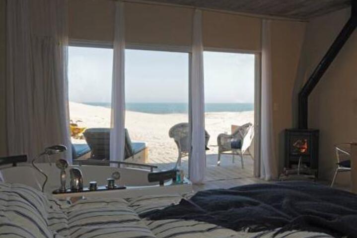 Room 4 of 9