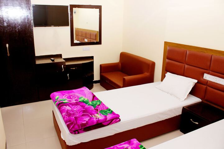 Room 6 of 23