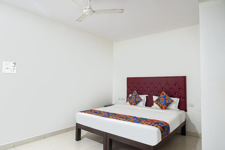 Room 7 of 32