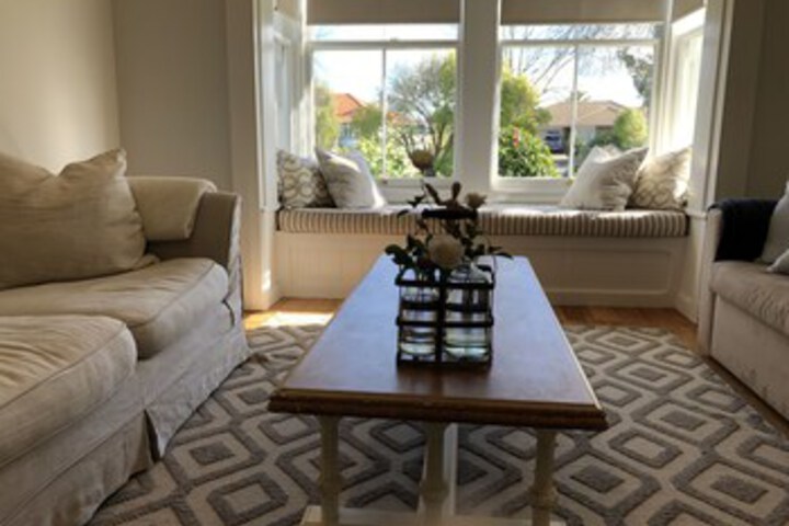Lounge 5 of 23