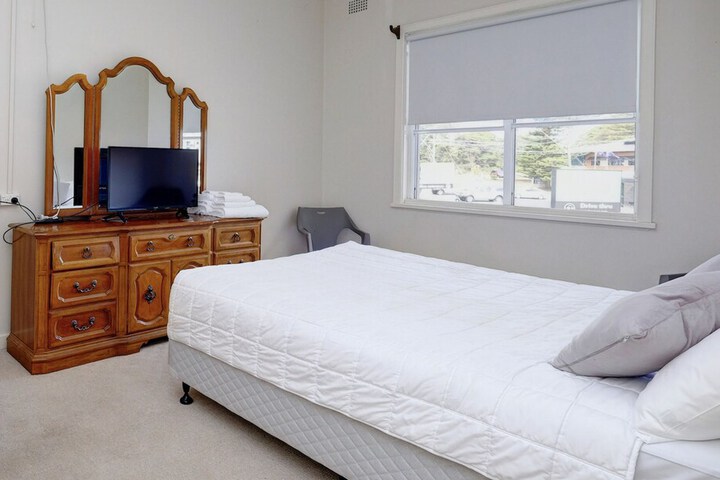 Room 10 of 38