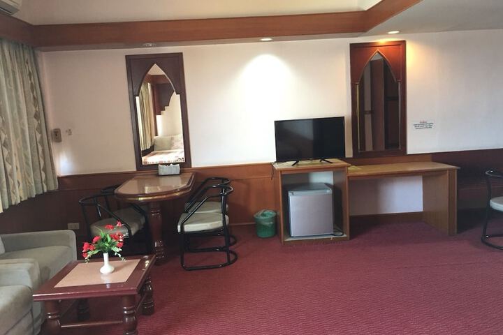 Room 16 of 25