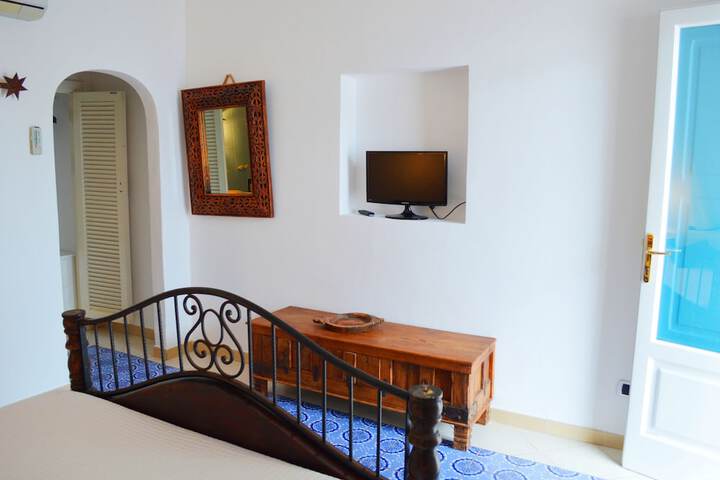 Room 4 of 23