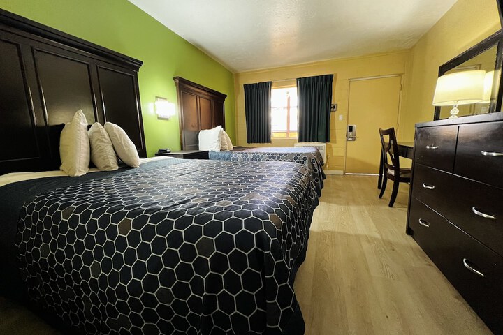 Room 20 of 39