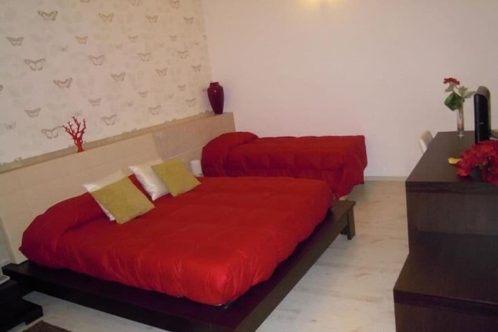 Room 8 of 50