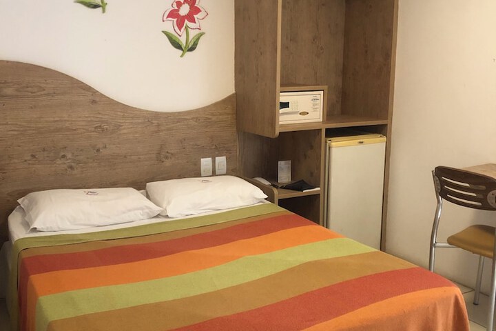 Room 12 of 80