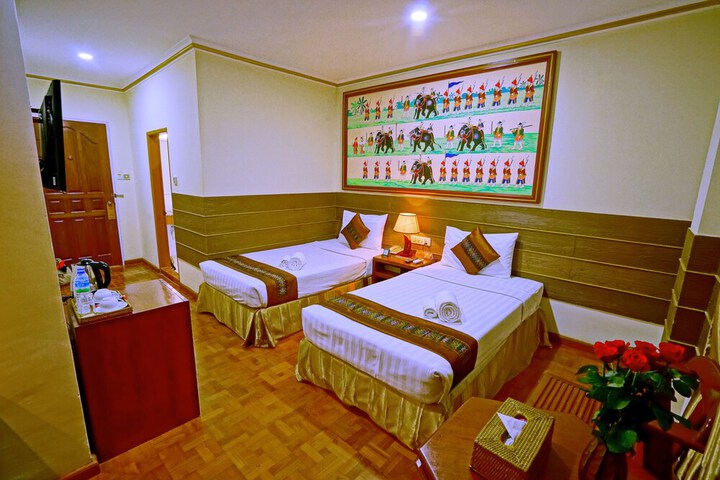 Room 64 of 153