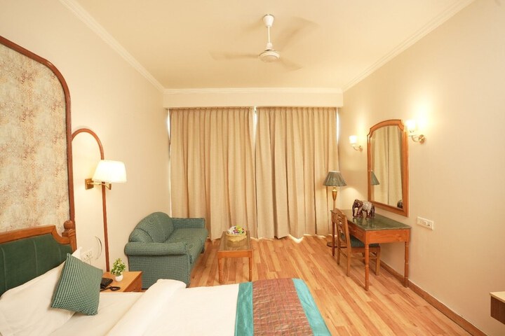 Room 19 of 38