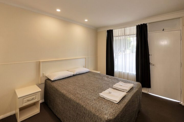 Room 12 of 22