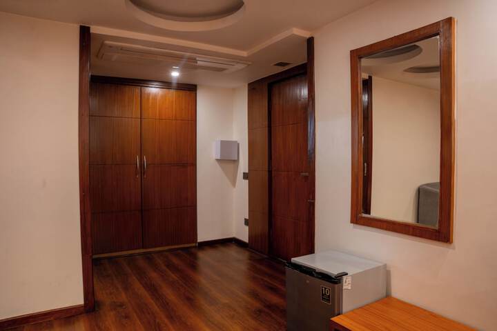 Room 27 of 105