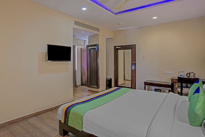 Room 15 of 51