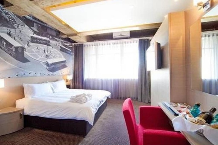 Room 13 of 71