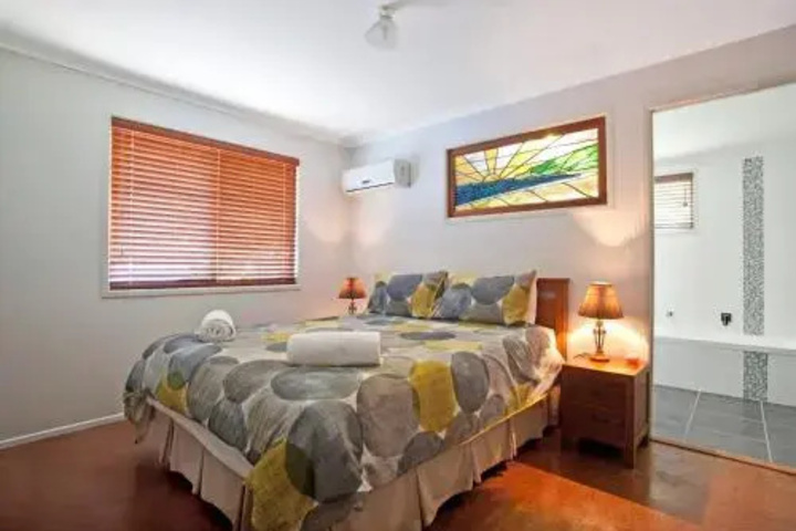 Room 2 of 9
