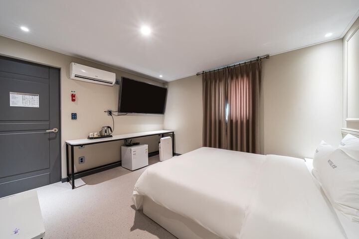 Room 96 of 142