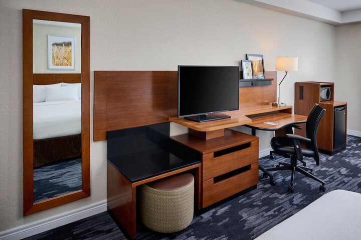 Room 14 of 39