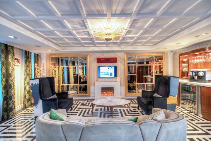 Guest Lobby