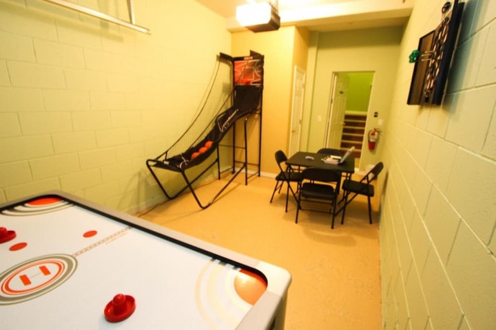 Room 9 of 49