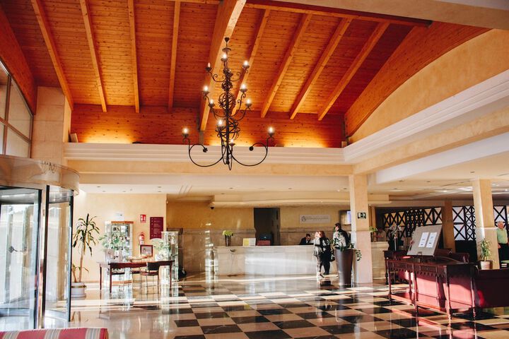 Hotel 4 of 83