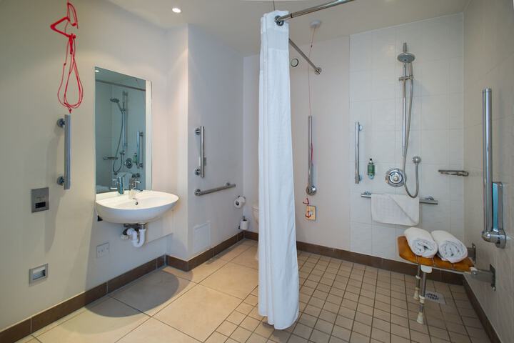 Room 10 of 74