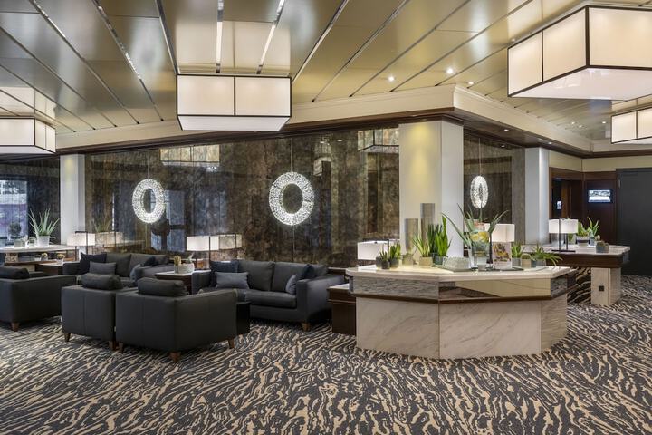 Entrance & Lobby