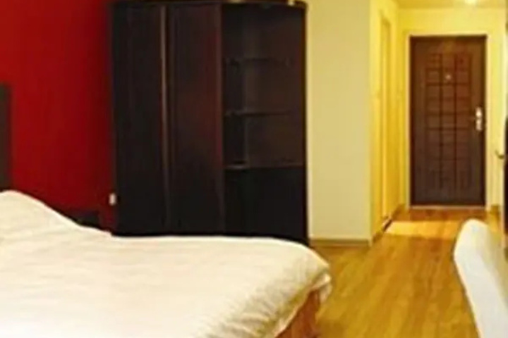 Room 6 of 11