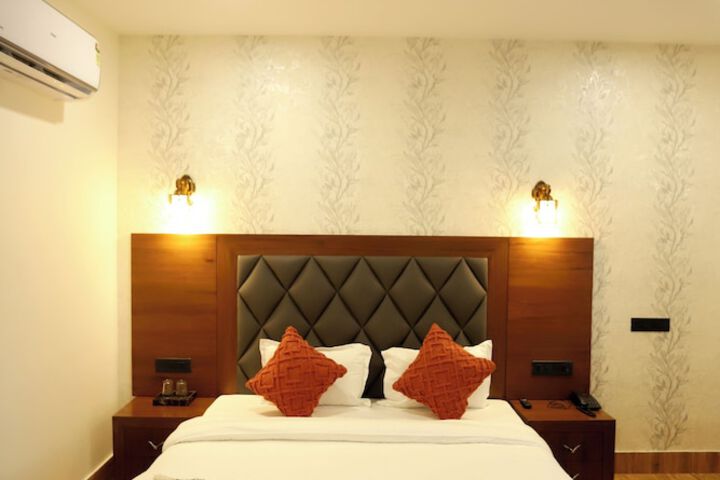 Room 13 of 46