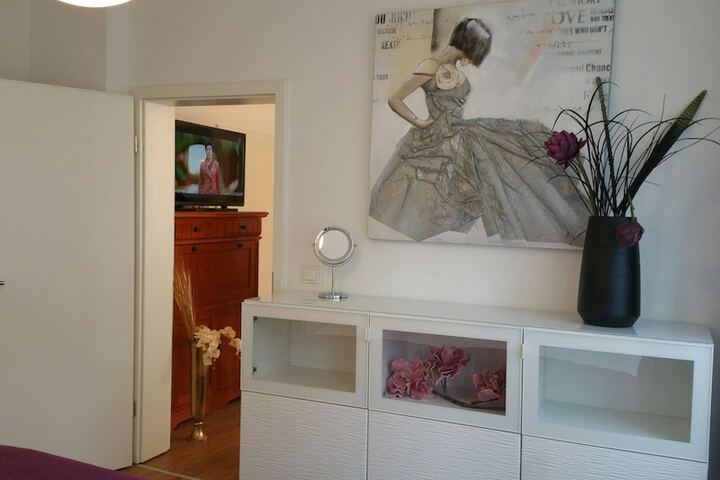 Room 16 of 27